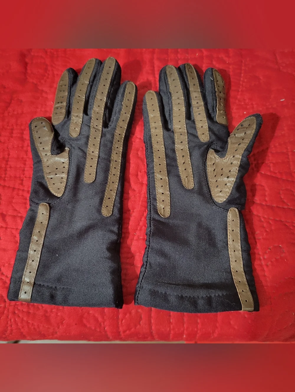 Vintage Isotoner Aris Gloves - Picture 2 of 5